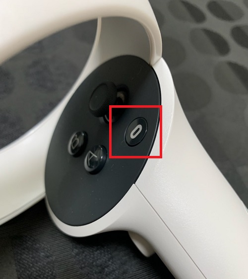 「Oculus（オキュラス）ボタン」が付いているのが右手